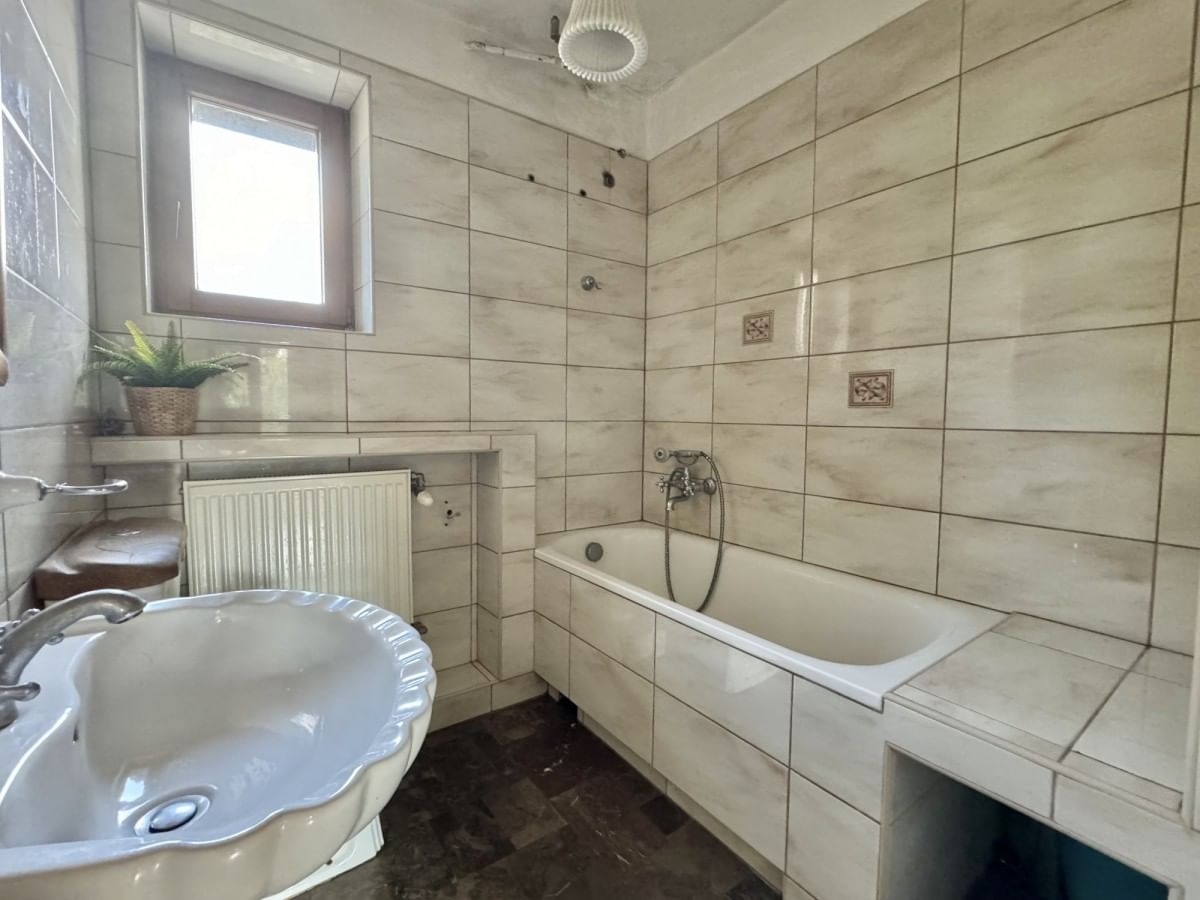 Lokal użytkowy  pokojowe na Sprzedaż