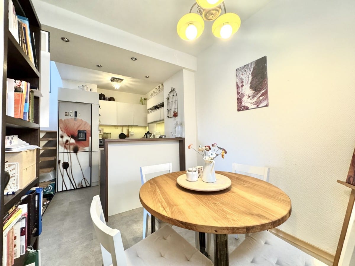 Mieszkanie 4 pokojowe na Sprzedaż