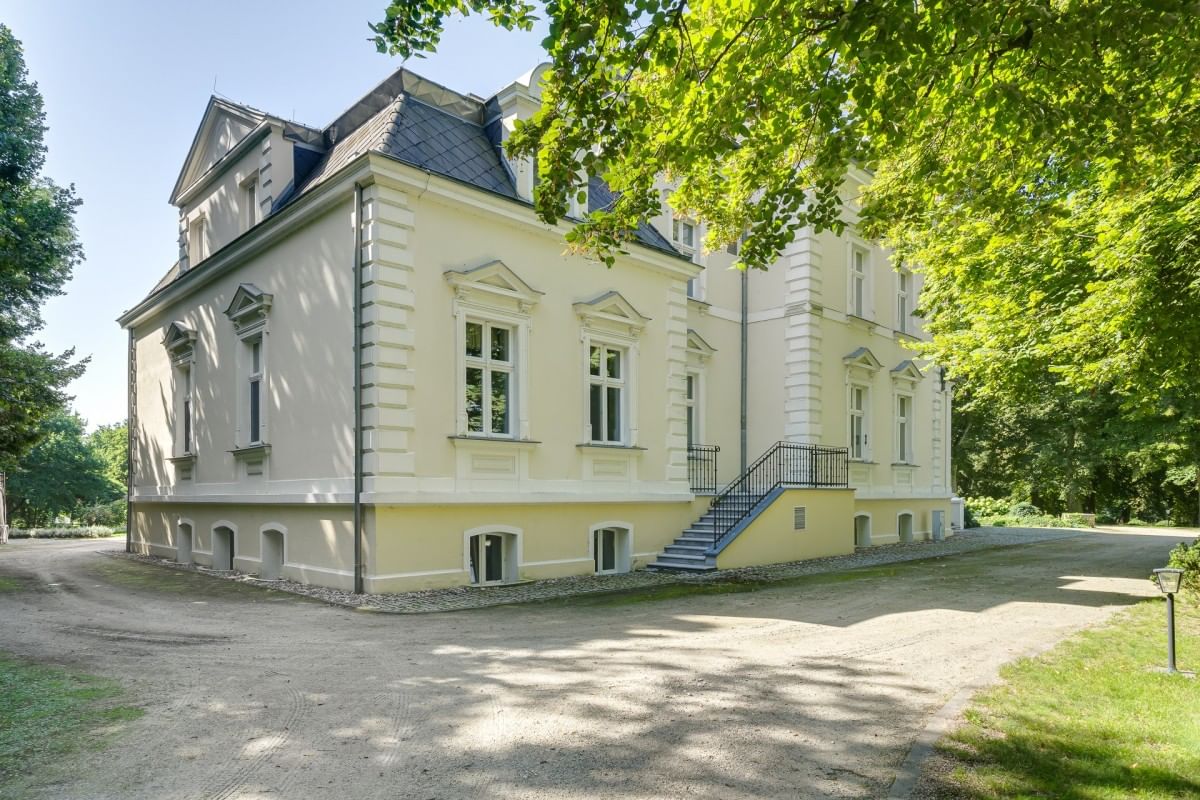 Dom 12 pokojowe na Sprzedaż