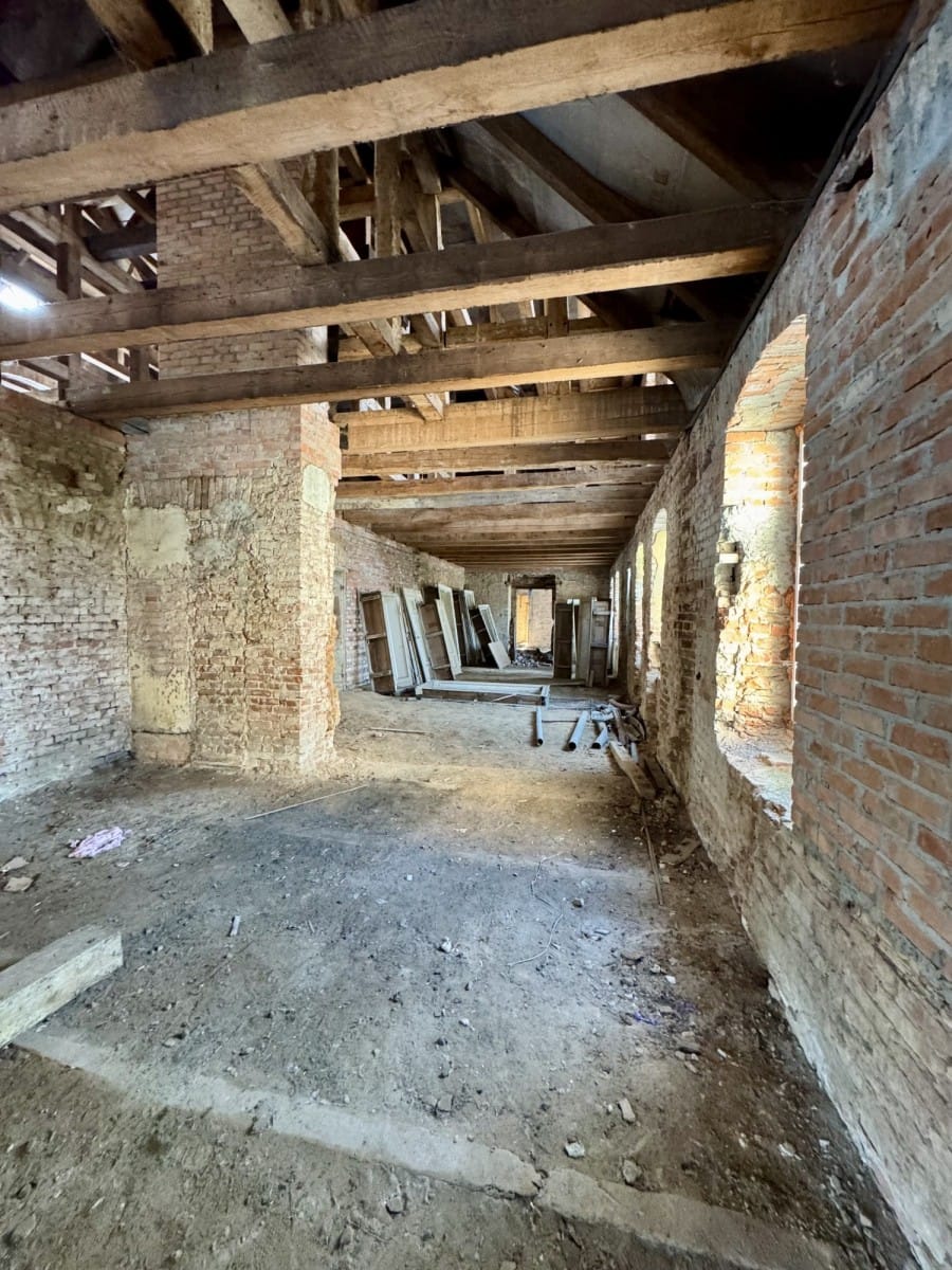 Dom 12 pokojowe na Sprzedaż