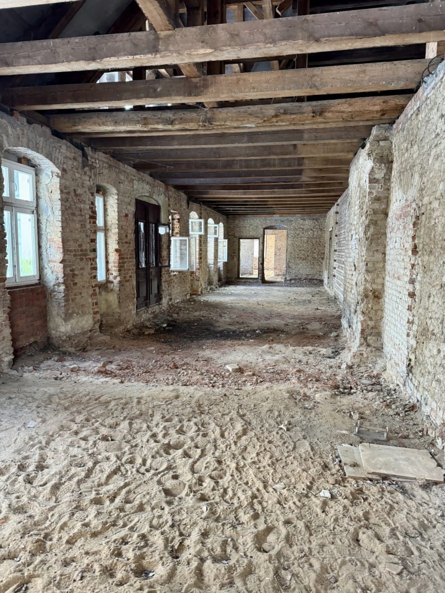 Dom 12 pokojowe na Sprzedaż