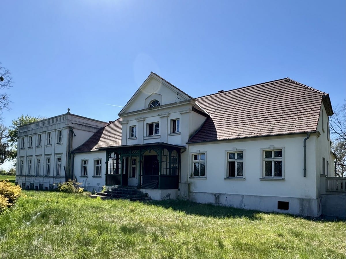 Dom 12 pokojowe na Sprzedaż