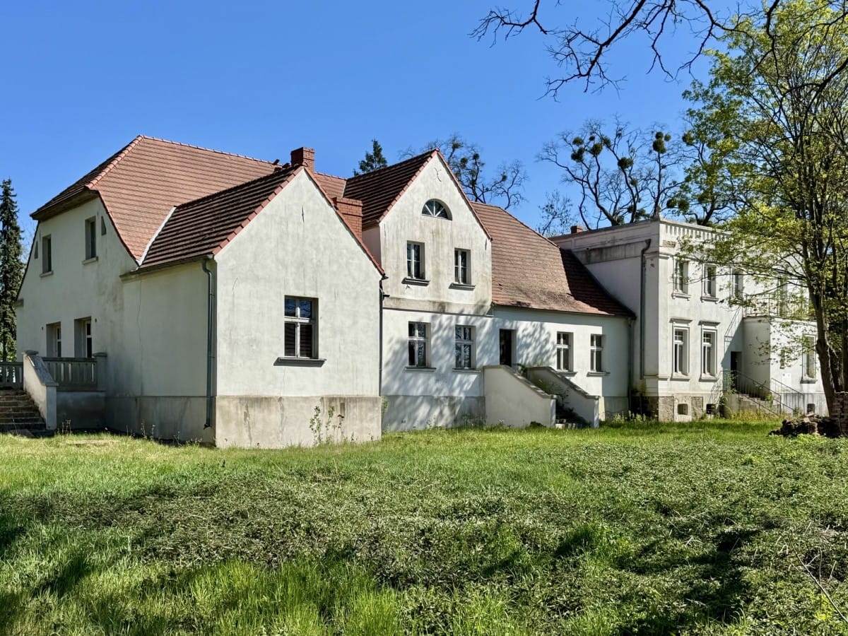 Dom 12 pokojowe na Sprzedaż