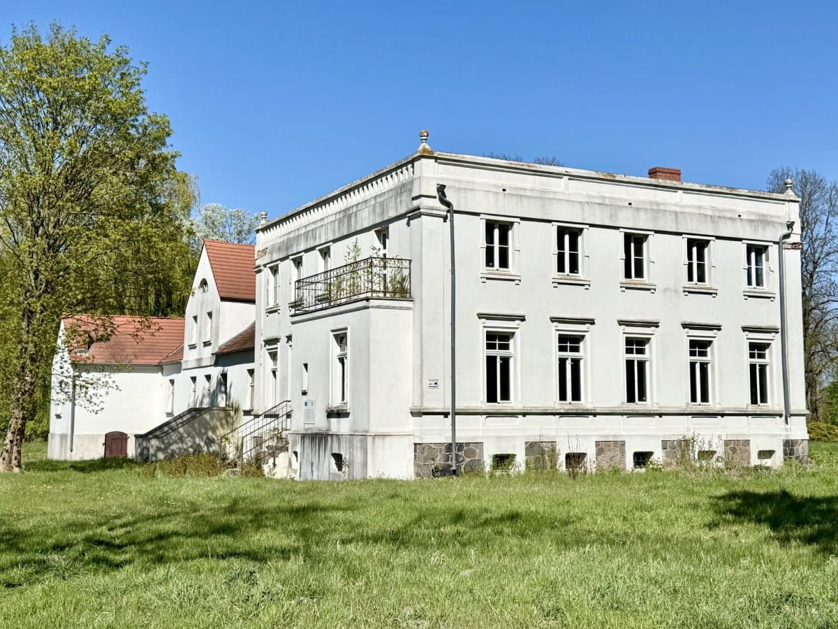 Dom 12 pokojowe na Sprzedaż