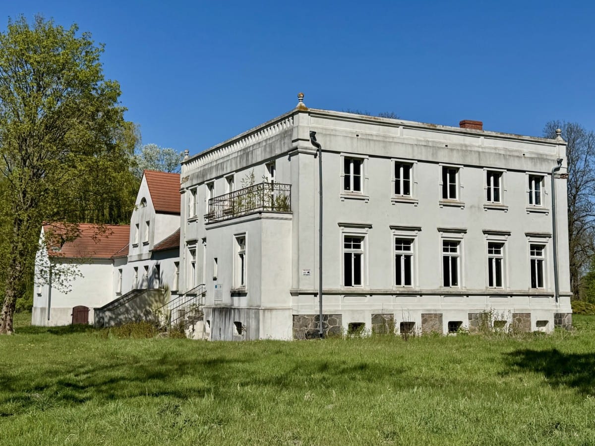 Dom 12 pokojowe na Sprzedaż