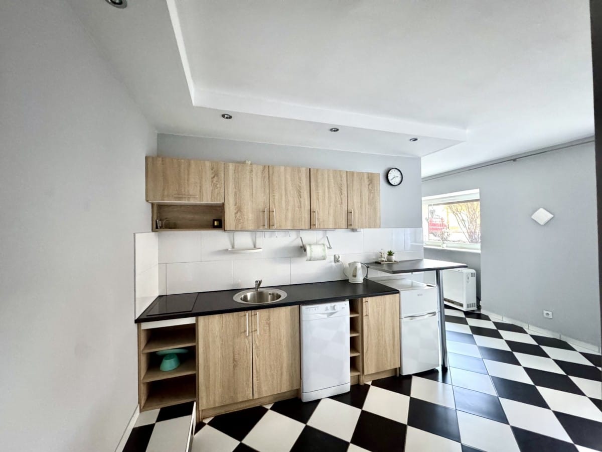 Lokal użytkowy  pokojowe na Sprzedaż