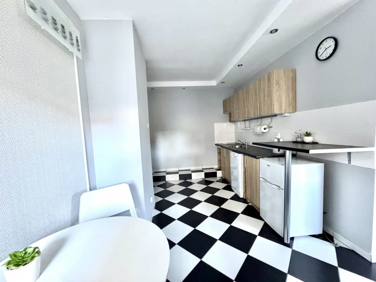 Lokal użytkowy  pokojowe na Sprzedaż