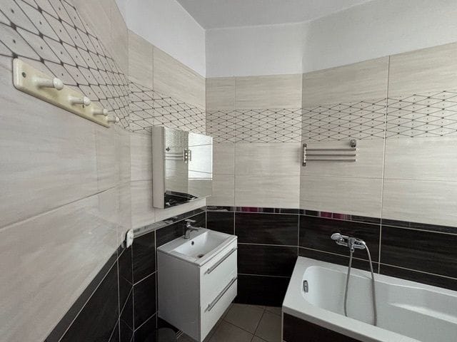 Dom 5 pokojowe na Sprzedaż