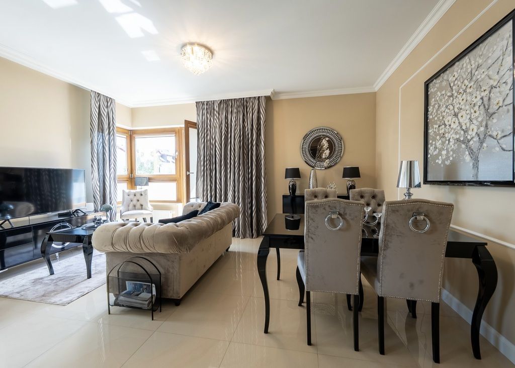 Mieszkanie 3 pokojowe na Sprzedaż