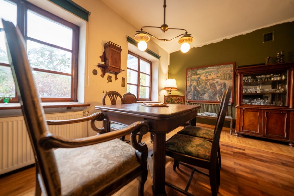 Dom 4 pokojowe na Sprzedaż