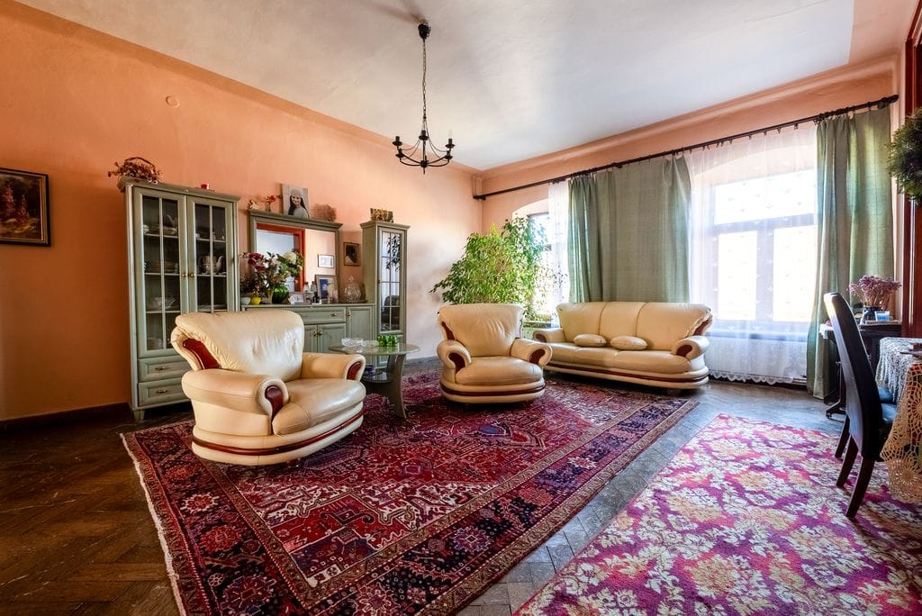 Dom 10 pokojowe na Sprzedaż