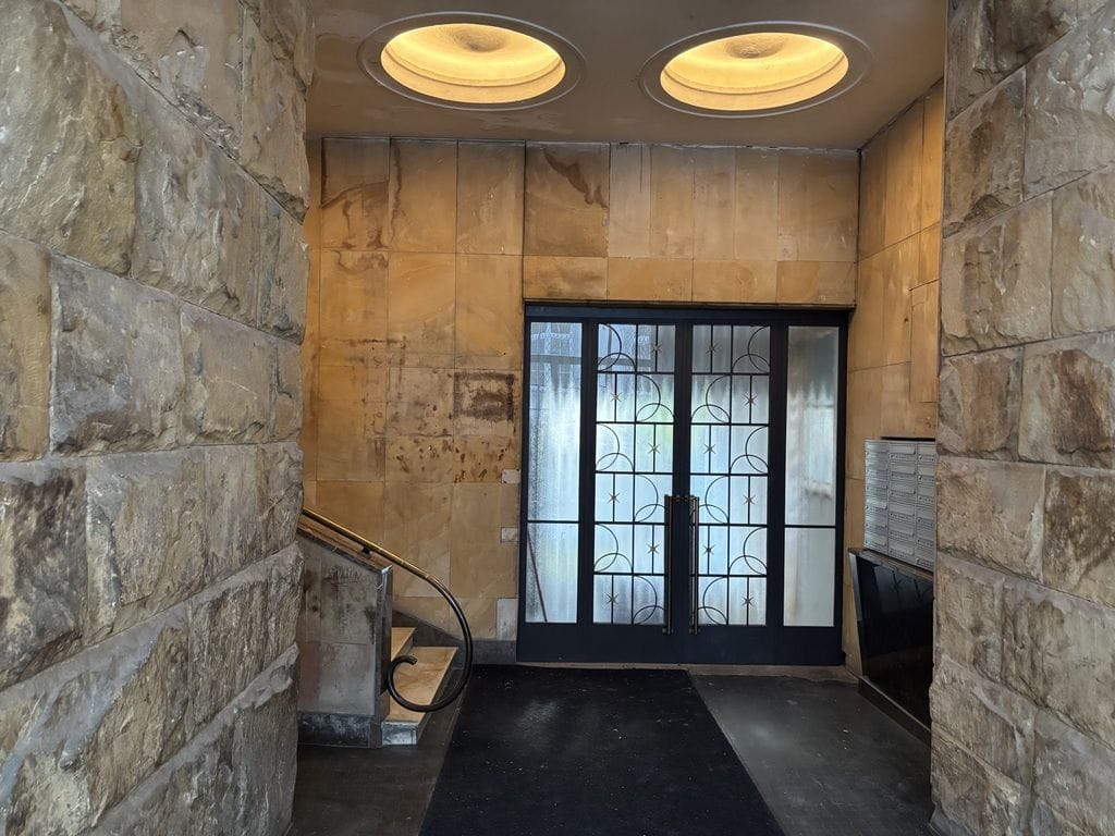 Mieszkanie 4 pokojowe na Sprzedaż