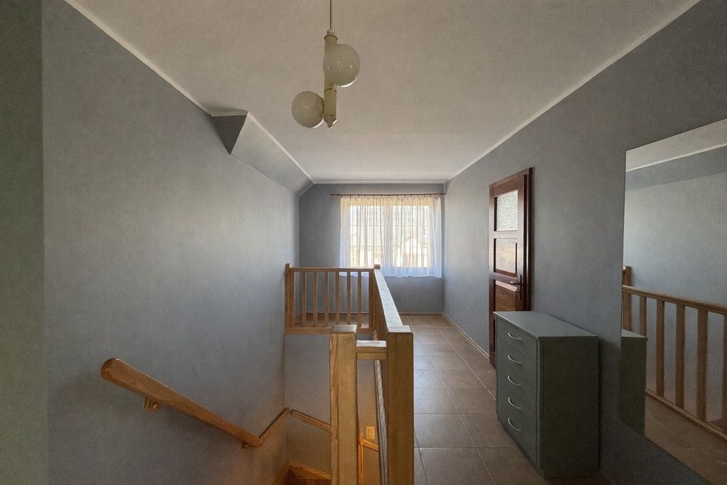 Dom 8 pokojowe na Sprzedaż