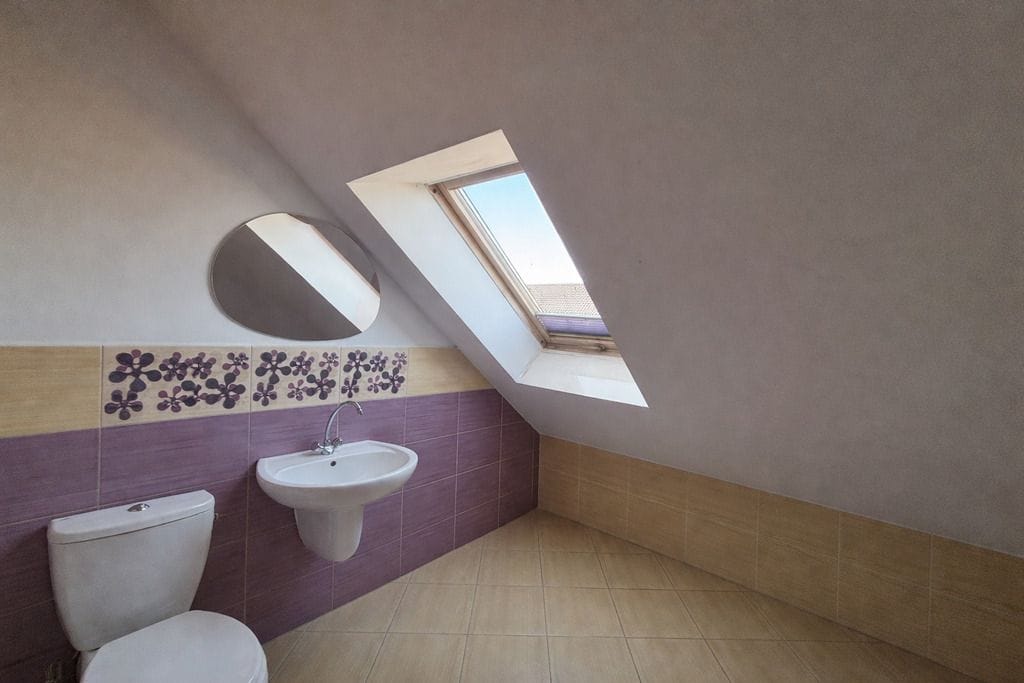 Dom 8 pokojowe na Sprzedaż