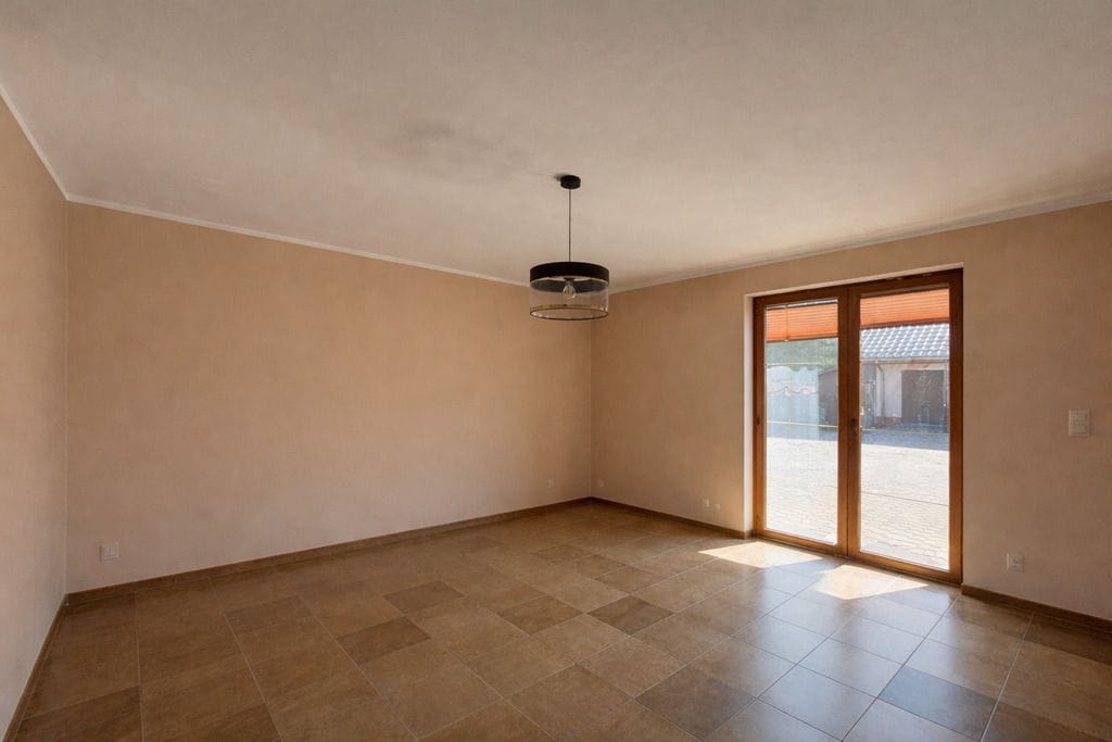 Dom 8 pokojowe na Sprzedaż