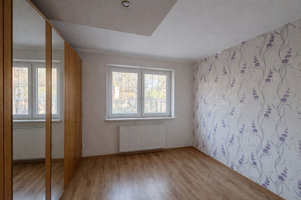 Dom 8 pokojowe na Sprzedaż