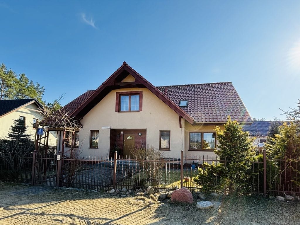 Dom 8 pokojowe na Sprzedaż