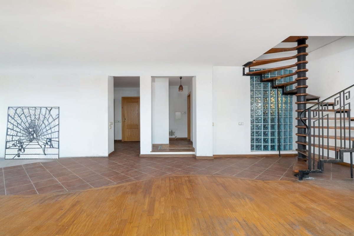 Mieszkanie 5 pokojowe na Sprzedaż