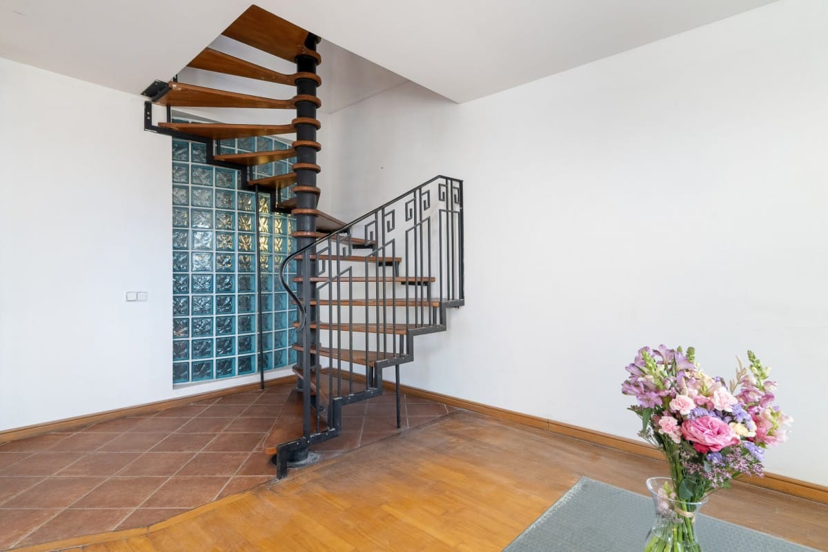 Mieszkanie 5 pokojowe na Sprzedaż