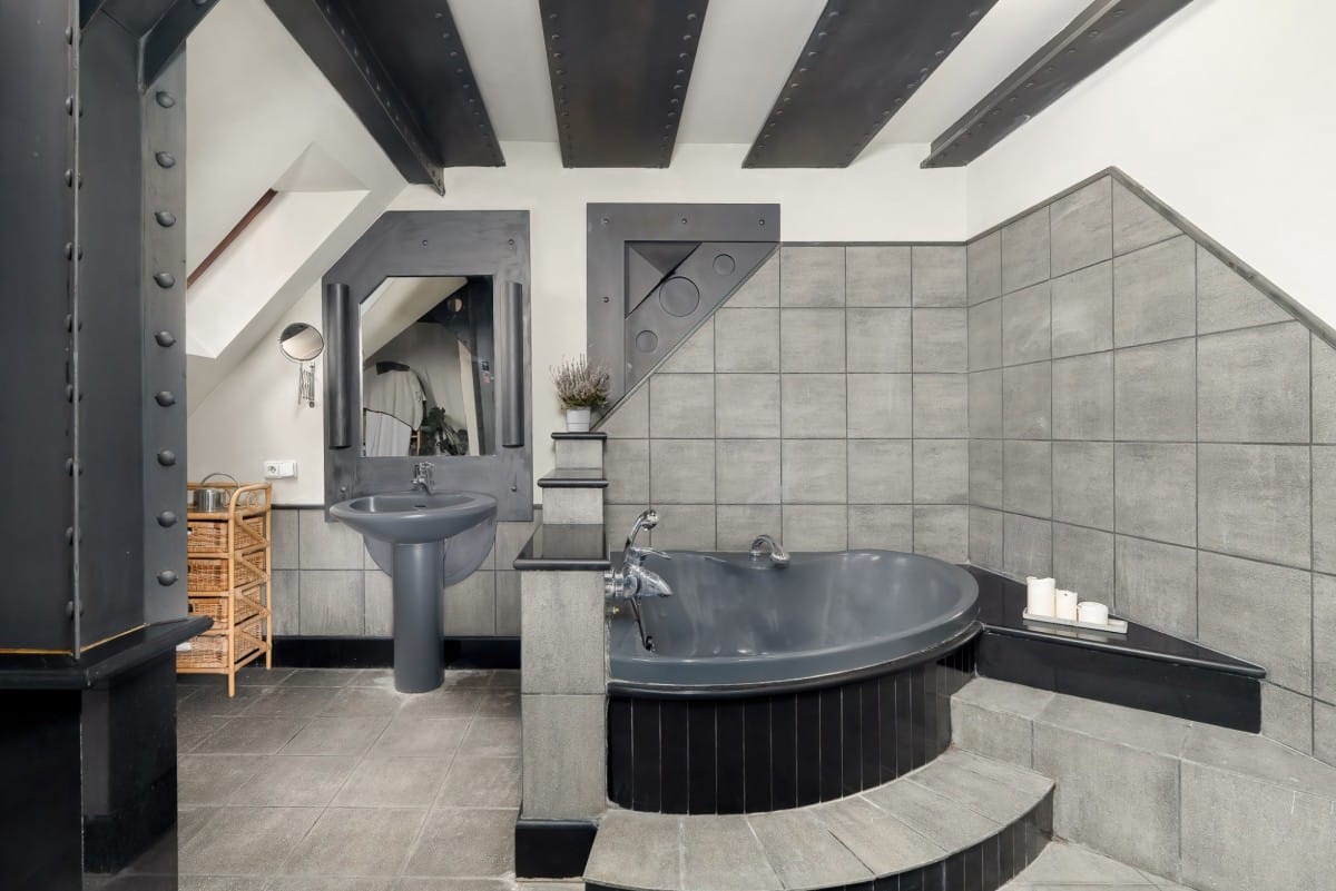 Mieszkanie 5 pokojowe na Sprzedaż