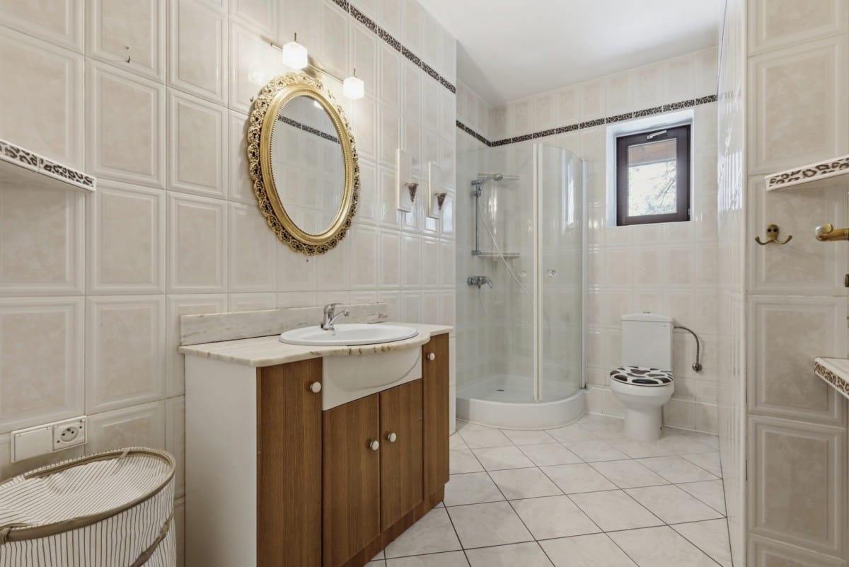 Dom 7 pokojowe na Sprzedaż