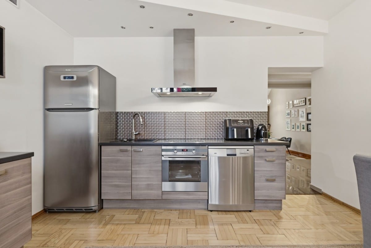 Dom 7 pokojowe na Sprzedaż