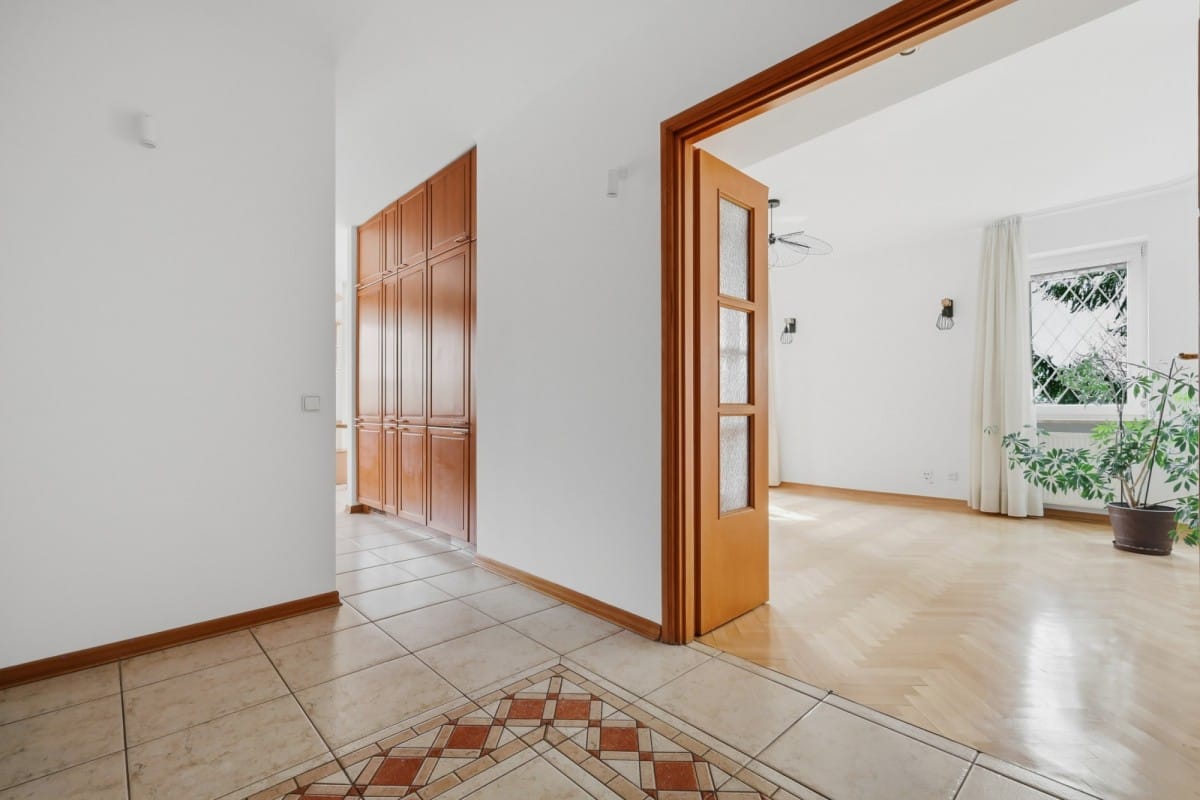 Mieszkanie 5 pokojowe na Sprzedaż