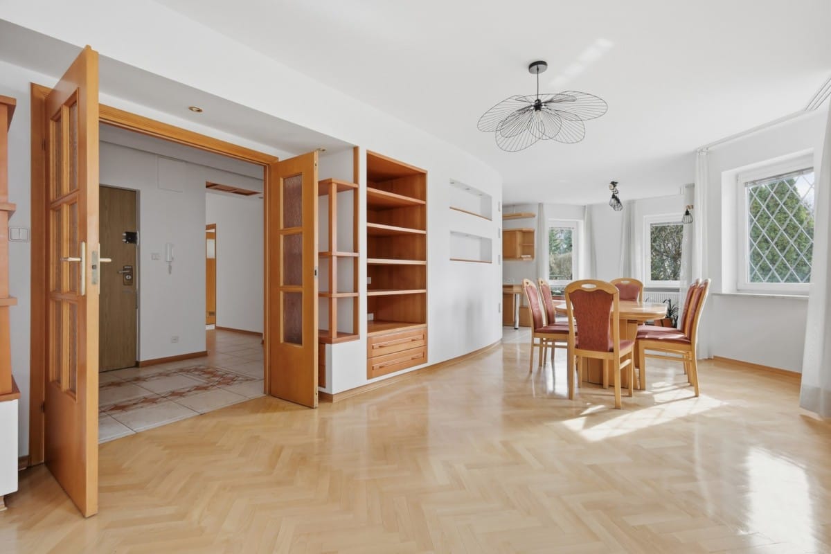 Mieszkanie 5 pokojowe na Sprzedaż