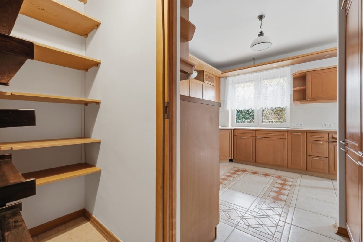 Mieszkanie 5 pokojowe na Sprzedaż