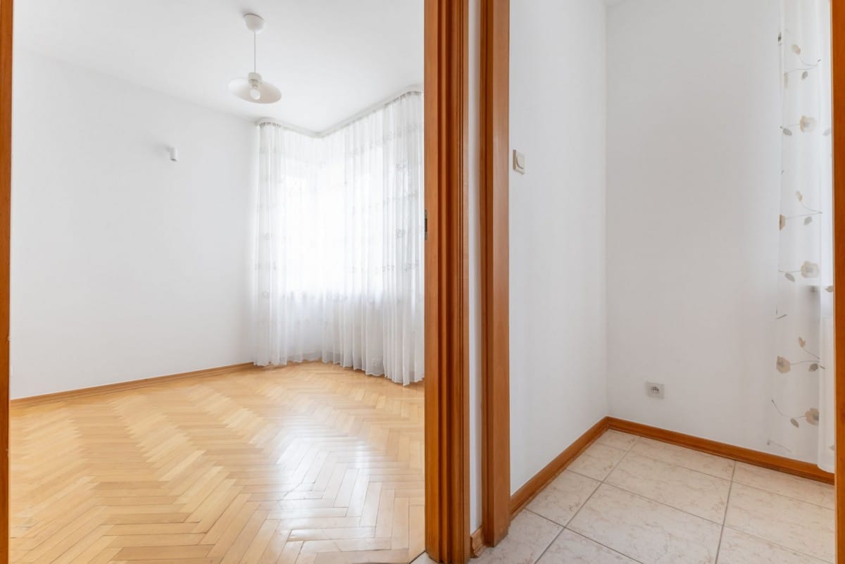 Mieszkanie 5 pokojowe na Sprzedaż