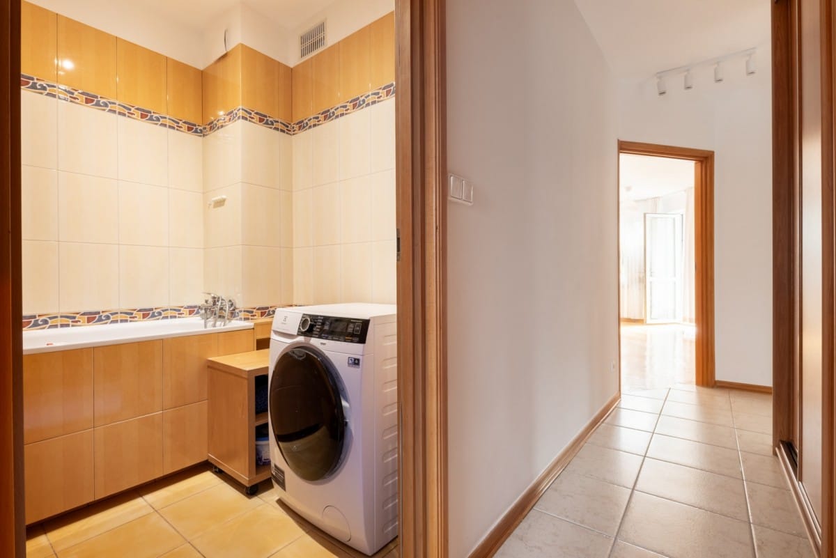 Mieszkanie 5 pokojowe na Sprzedaż