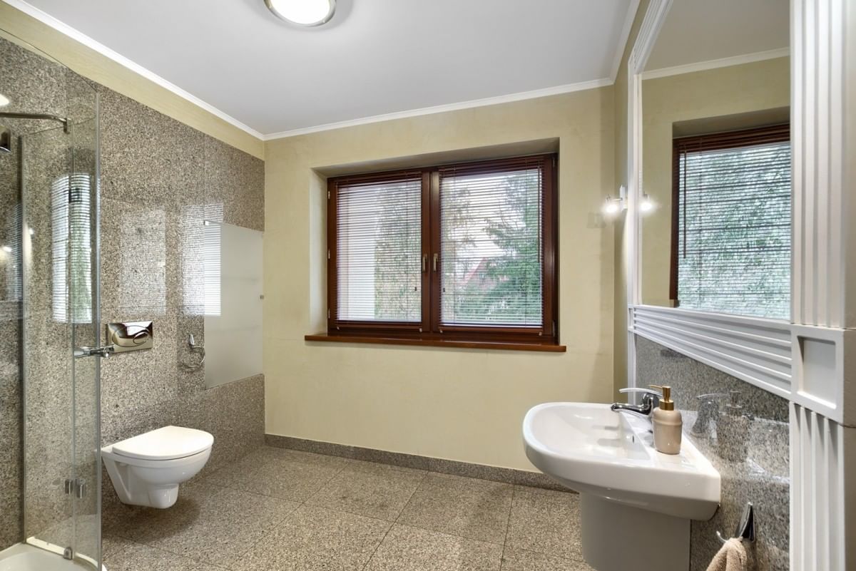 Dom 6 pokojowe na Sprzedaż