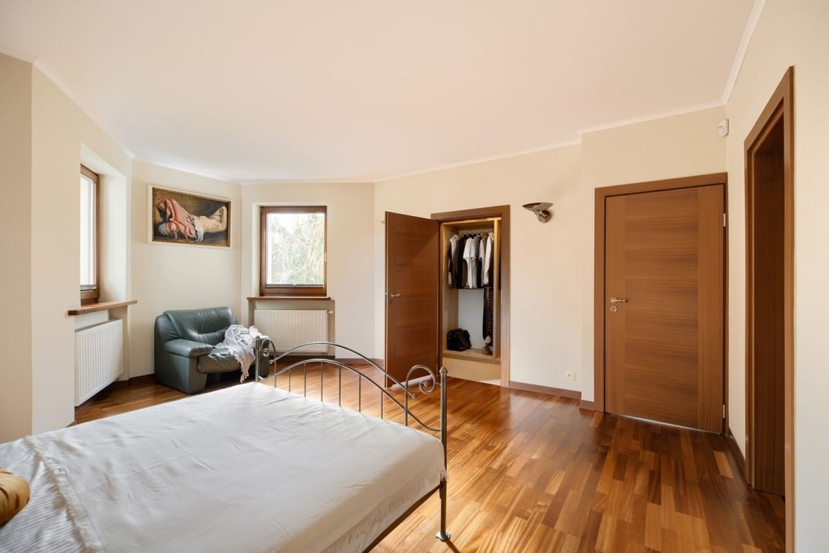 Dom 6 pokojowe na Sprzedaż