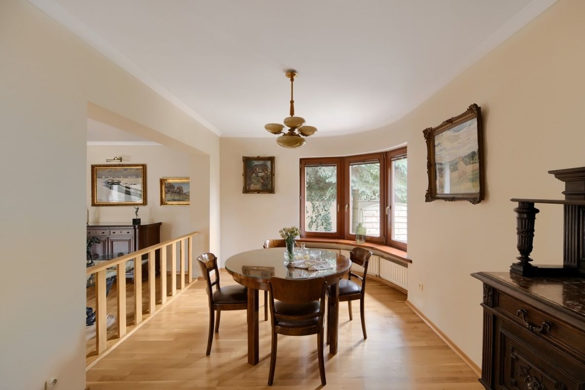 Dom 6 pokojowe na Sprzedaż