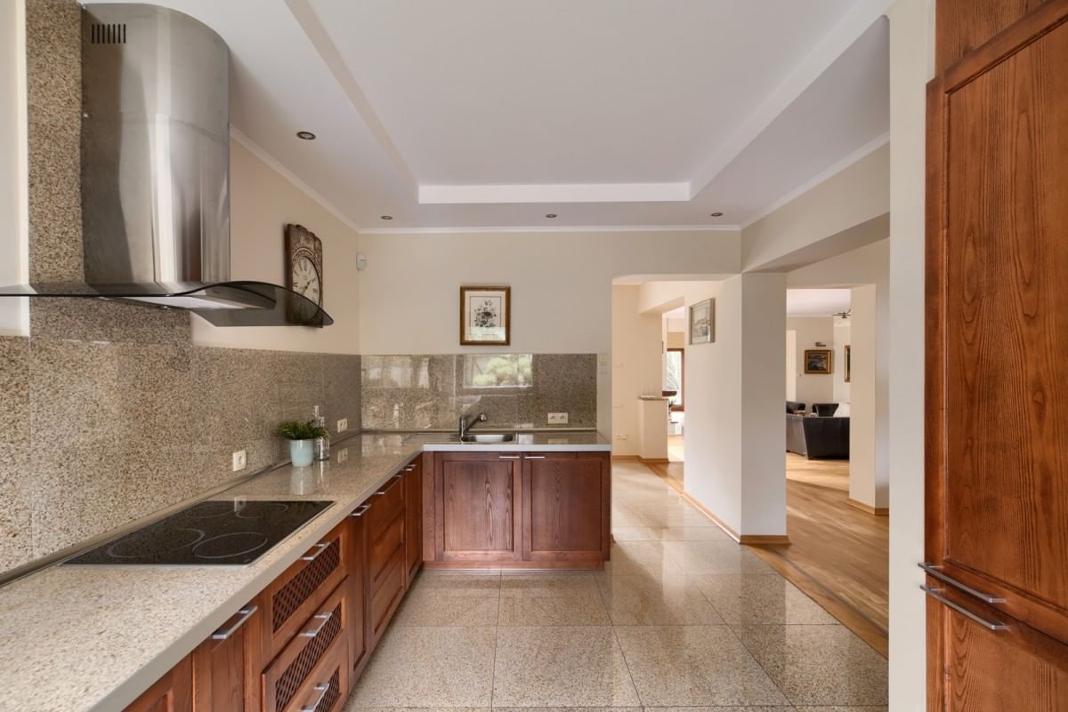 Dom 6 pokojowe na Sprzedaż