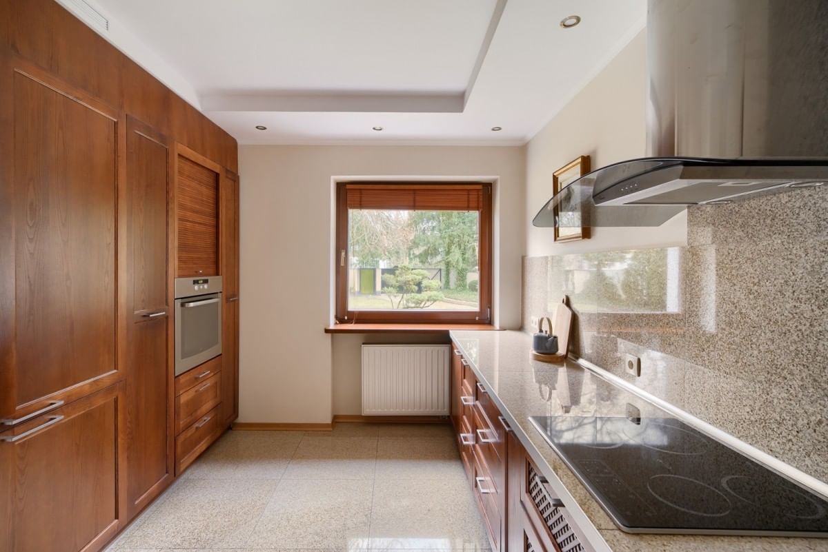 Dom 6 pokojowe na Sprzedaż