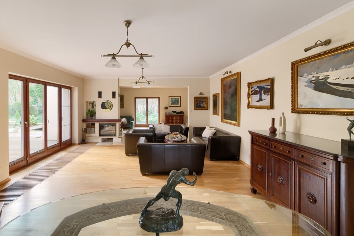 Dom 6 pokojowe na Sprzedaż