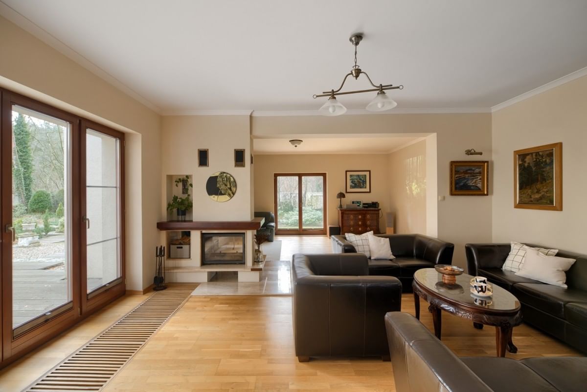 Dom 6 pokojowe na Sprzedaż