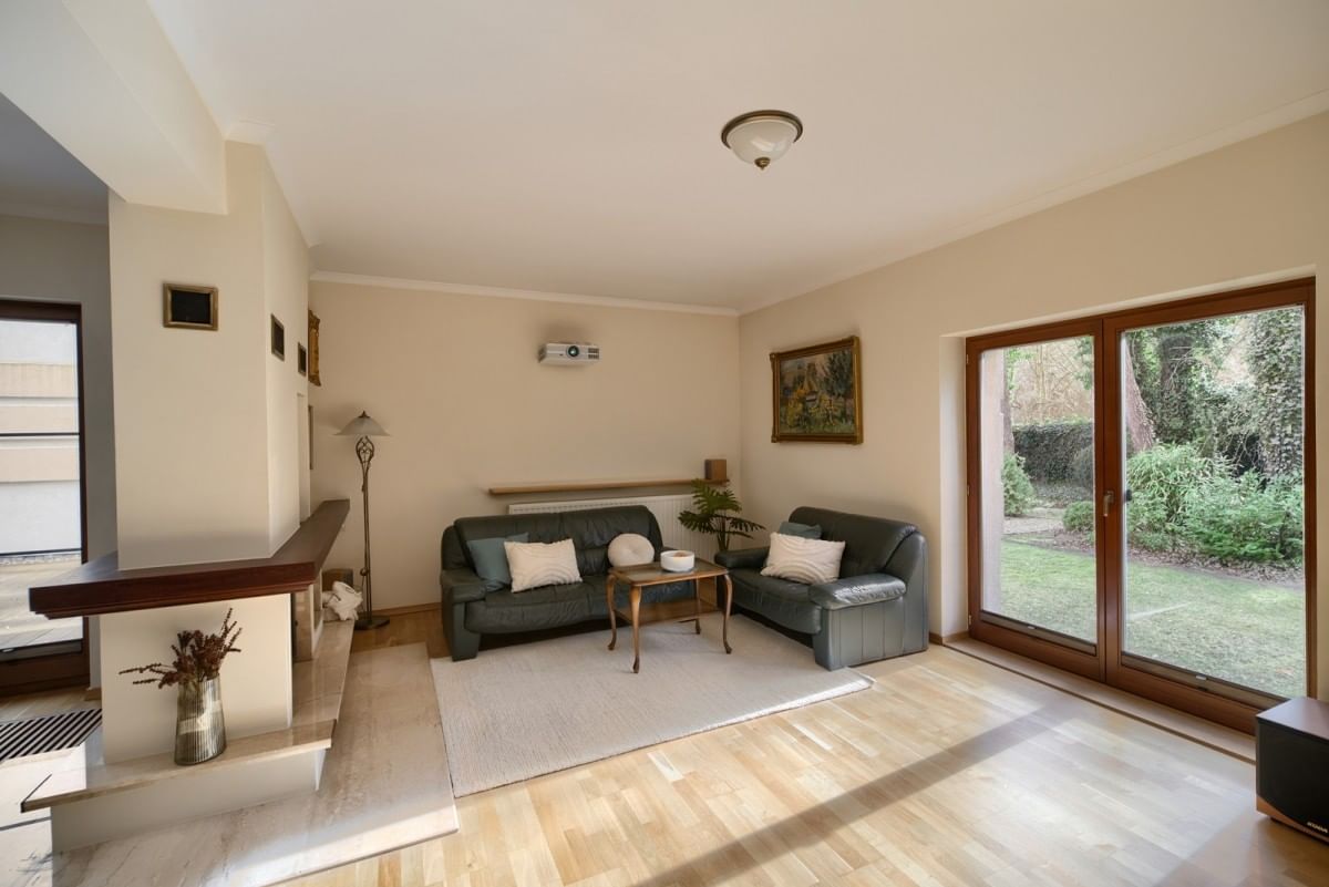 Dom 6 pokojowe na Sprzedaż