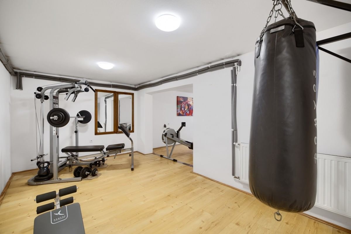 Dom 6 pokojowe na Sprzedaż