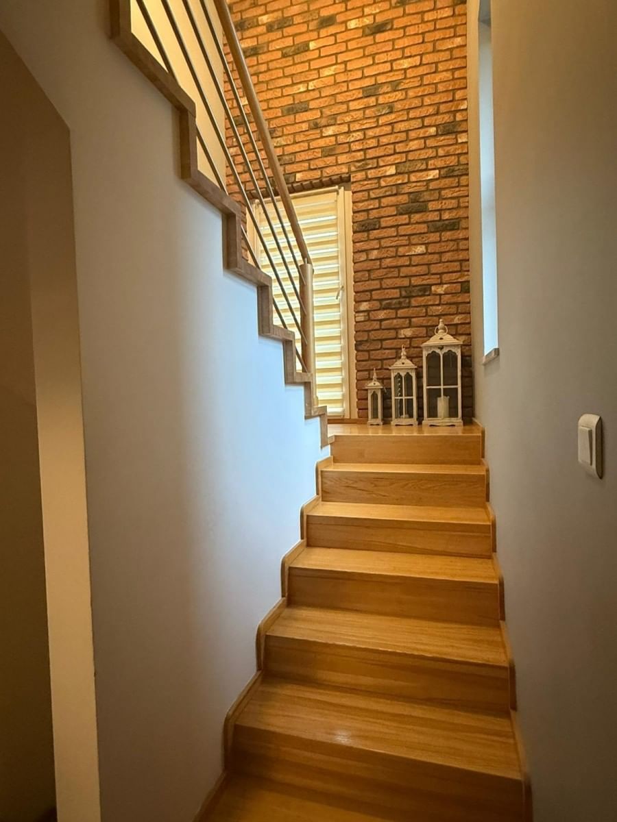 Dom 5 pokojowe na Sprzedaż