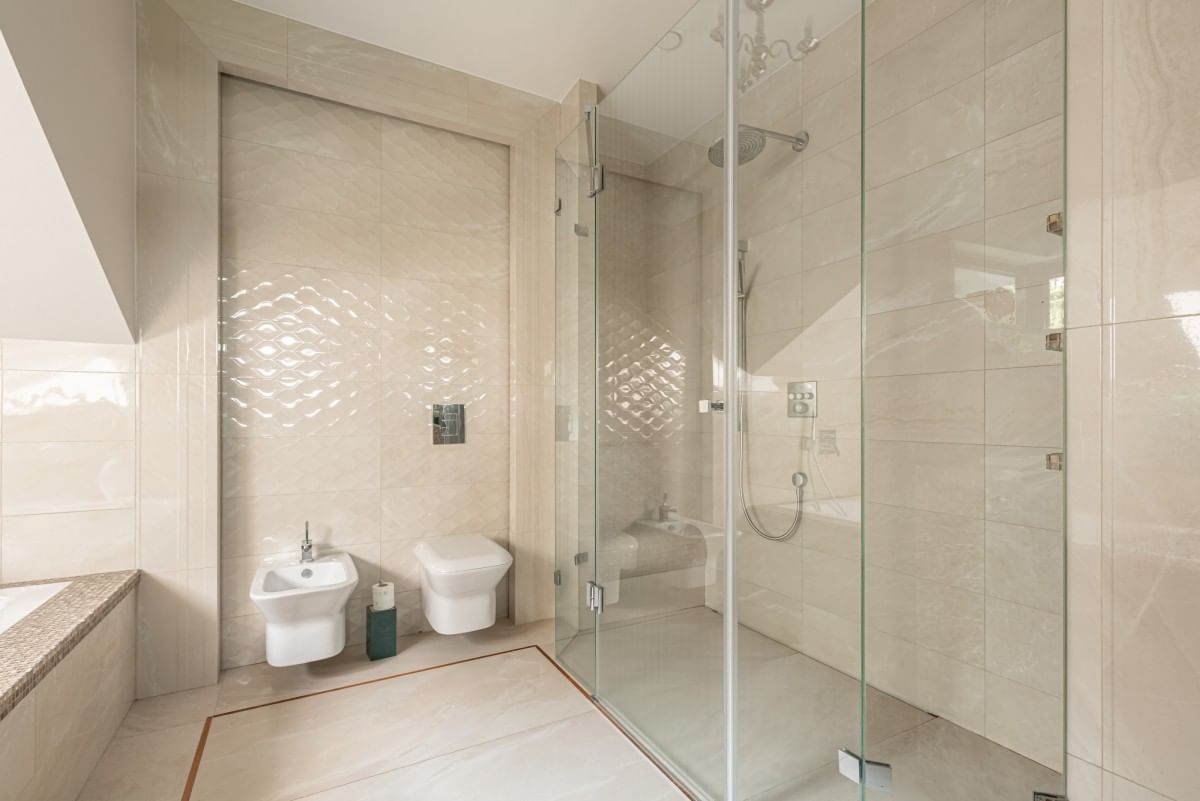 Dom 9 pokojowe na Sprzedaż