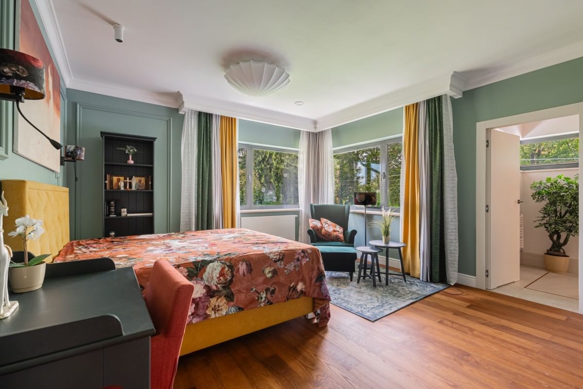 Dom 9 pokojowe na Sprzedaż