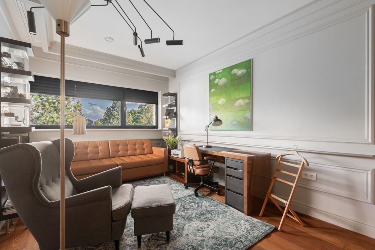 Dom 9 pokojowe na Sprzedaż