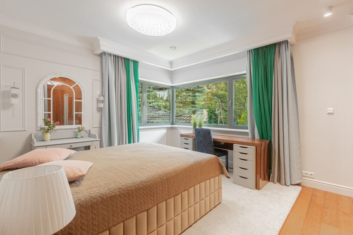 Dom 9 pokojowe na Sprzedaż