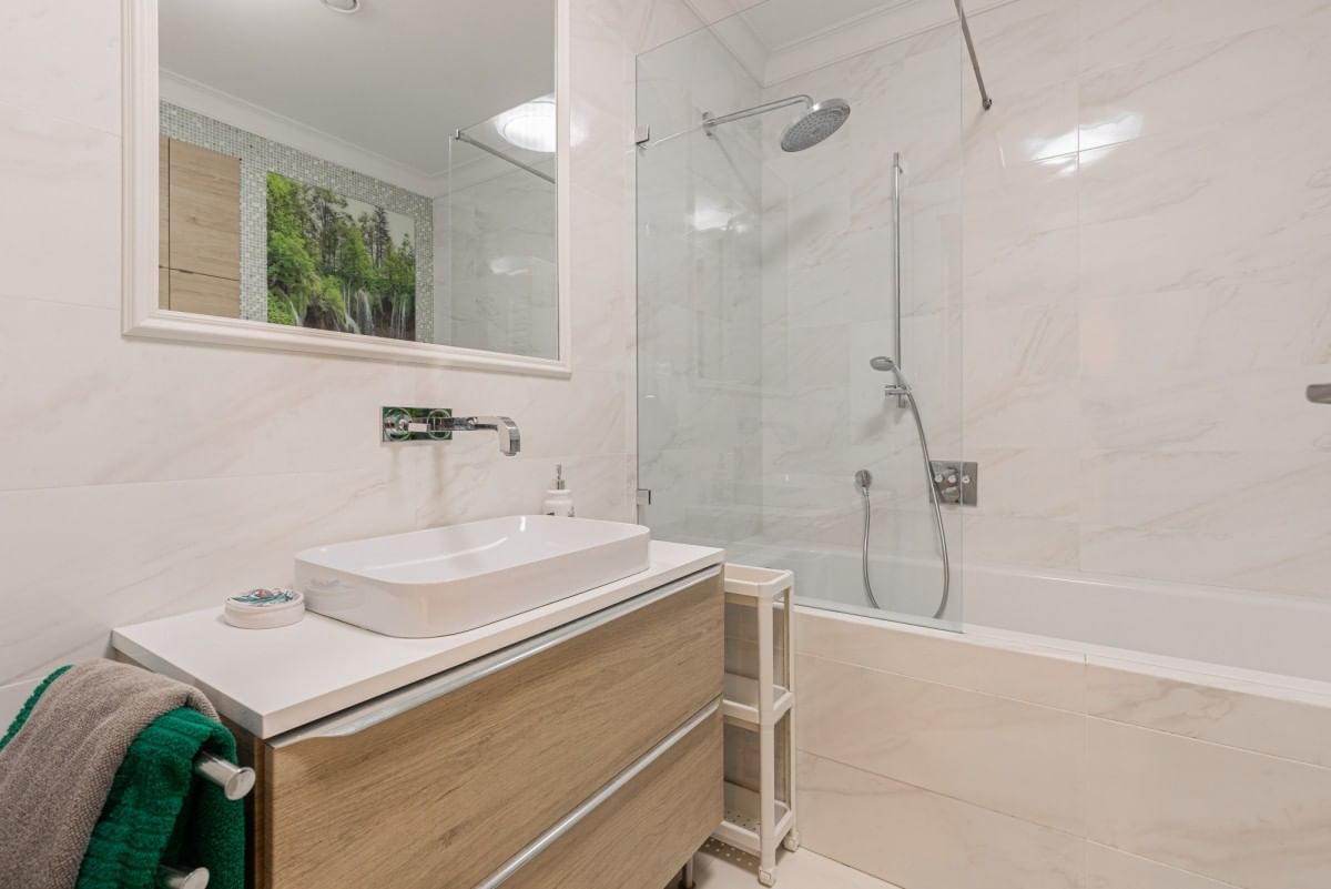 Dom 9 pokojowe na Sprzedaż