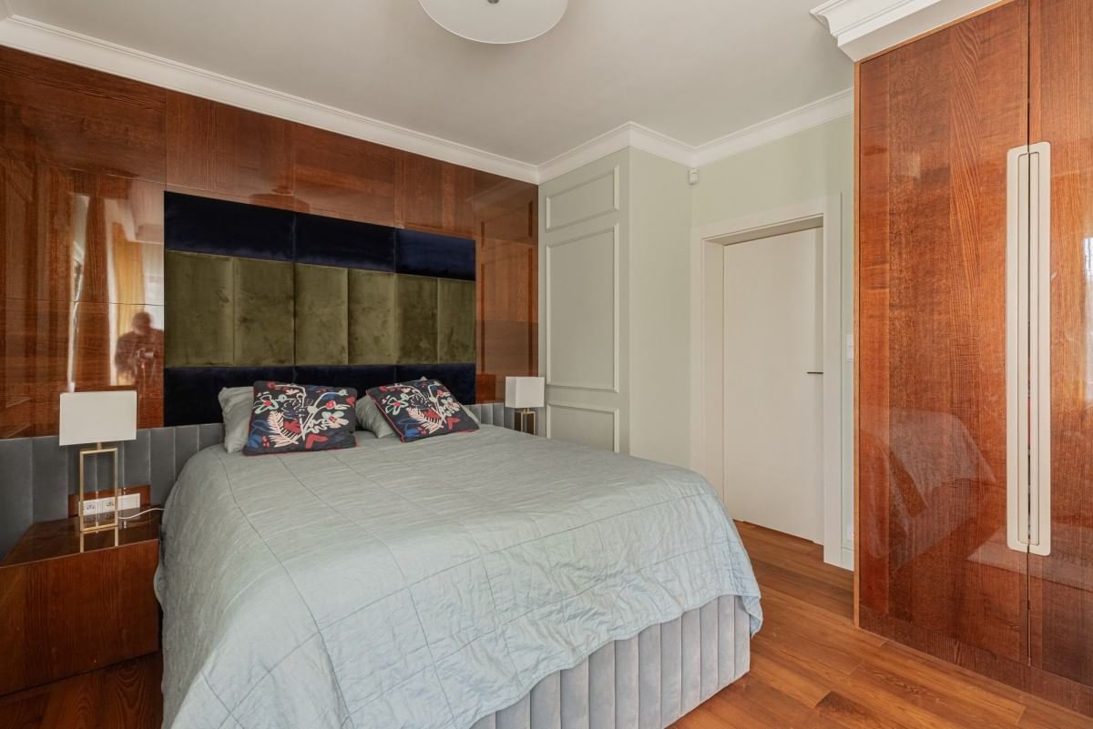 Dom 9 pokojowe na Sprzedaż