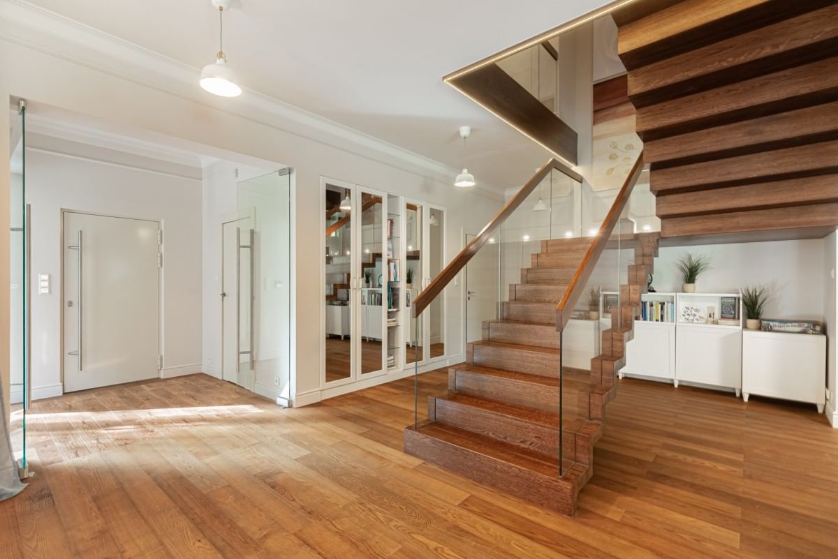 Dom 9 pokojowe na Sprzedaż