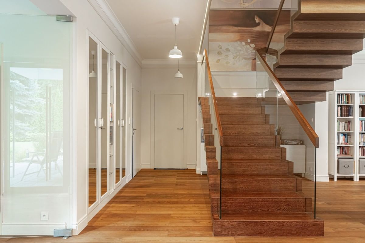 Dom 9 pokojowe na Sprzedaż