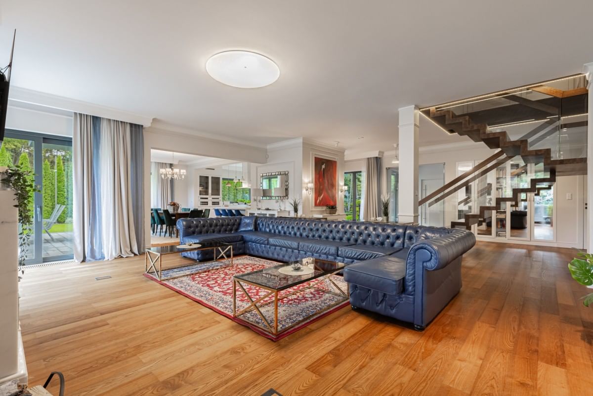 Dom 9 pokojowe na Sprzedaż